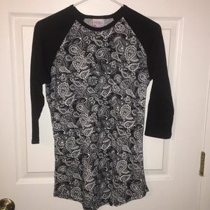 LuLaRoe Tops - LuLaRoe Randy T size S LuLaRoe Tops - LuLaRoe Randy T size S